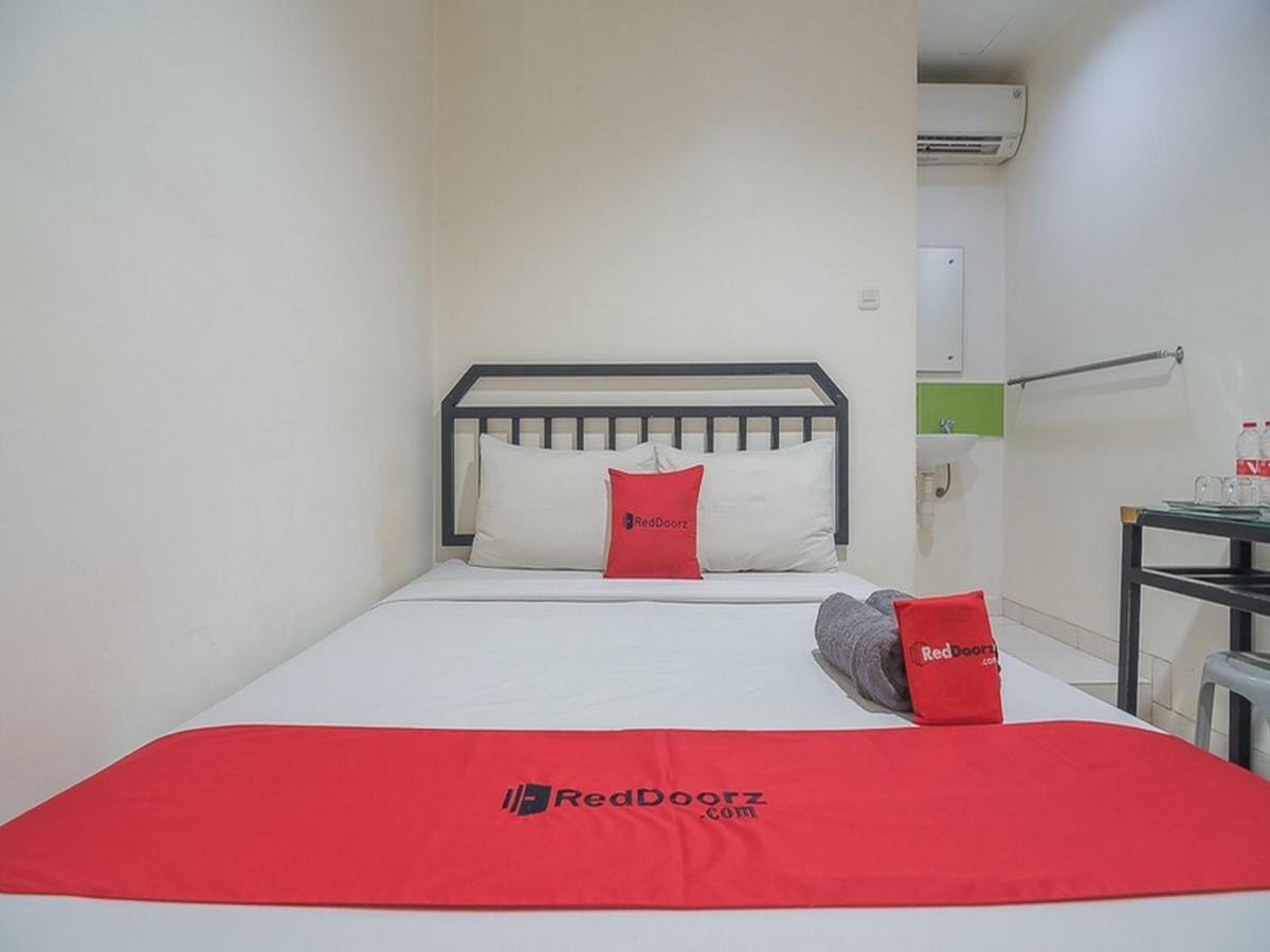 Reddoorz Near Nagoya Citywalk Batam 2 Hotel Exterior photo